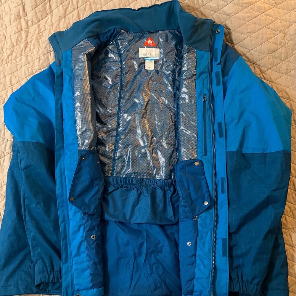 Columbia Two-Tone Blue Jacket with Silver Lining